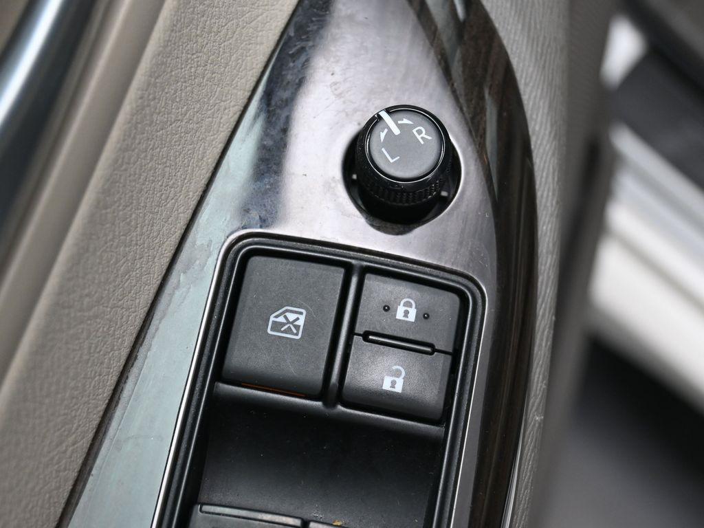 used 2018 Toyota Sienna car, priced at $27,266