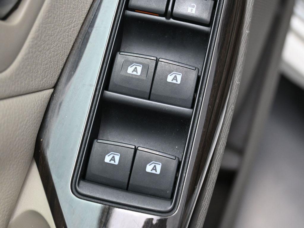 used 2018 Toyota Sienna car, priced at $27,266