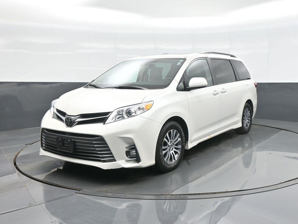 used 2018 Toyota Sienna car, priced at $27,266