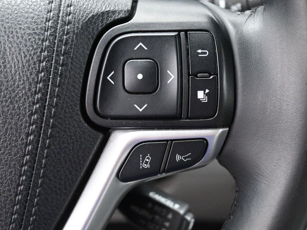 used 2019 Toyota Highlander Hybrid car, priced at $31,820