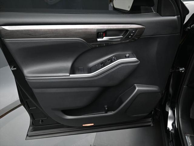 used 2021 Toyota Highlander Hybrid car, priced at $44,969