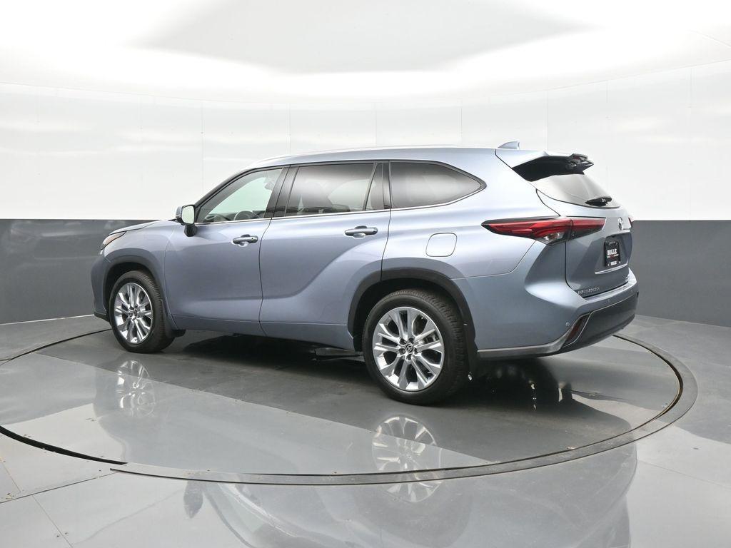 used 2023 Toyota Highlander car, priced at $42,888