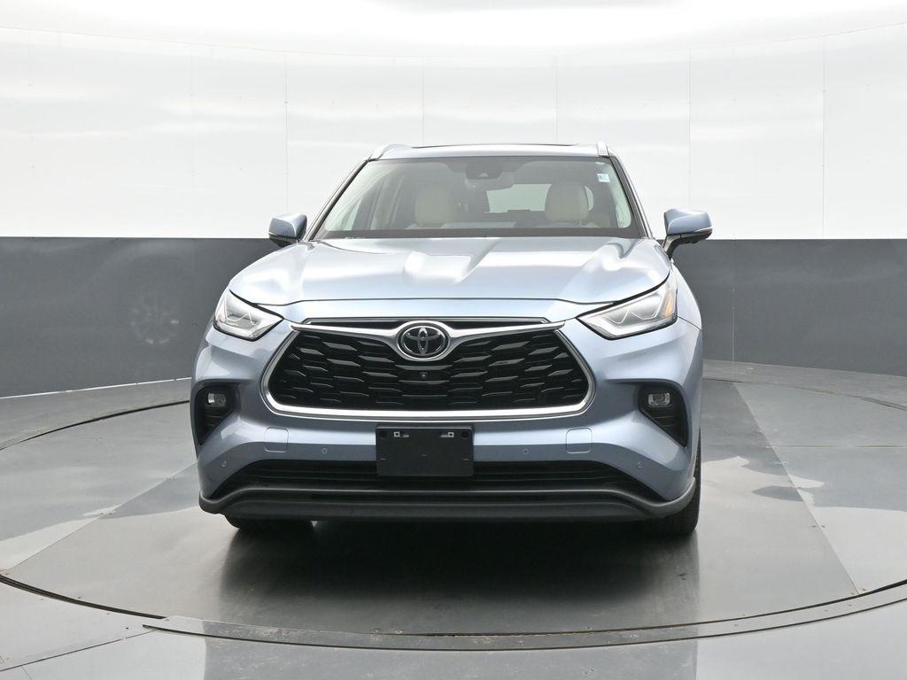 used 2023 Toyota Highlander car, priced at $42,888