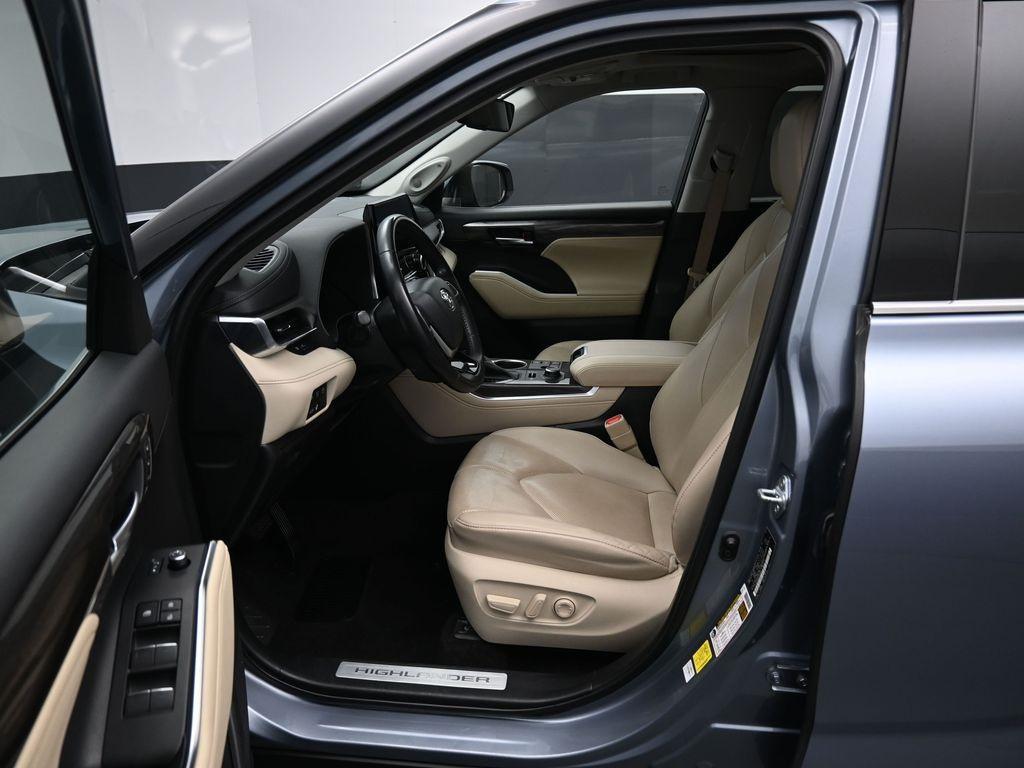 used 2023 Toyota Highlander car, priced at $42,888