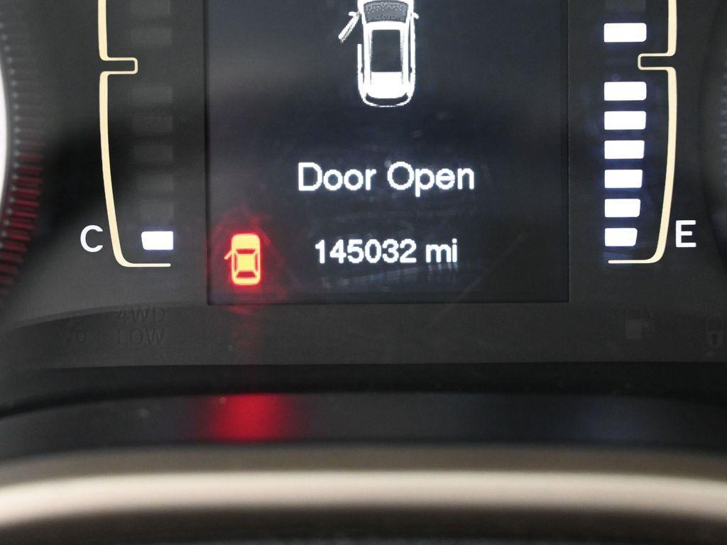 used 2015 Jeep Cherokee car, priced at $10,334