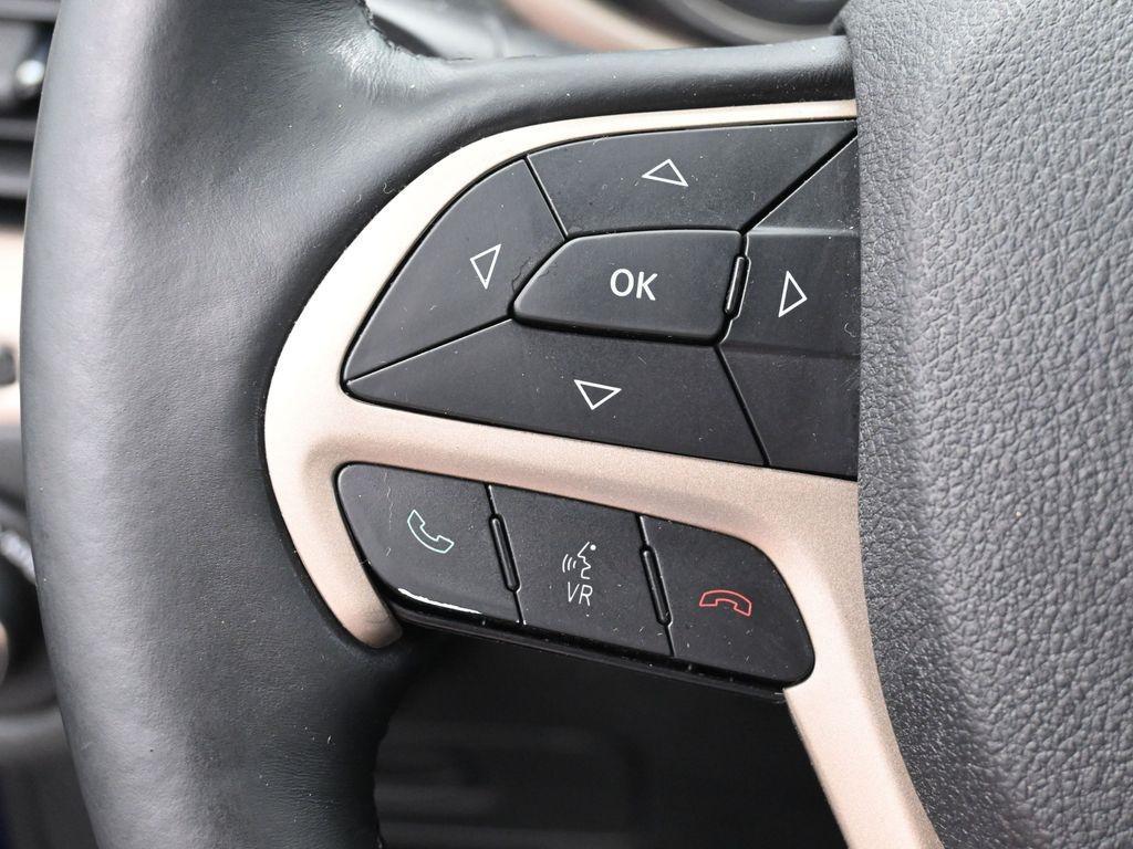 used 2015 Jeep Cherokee car, priced at $10,334