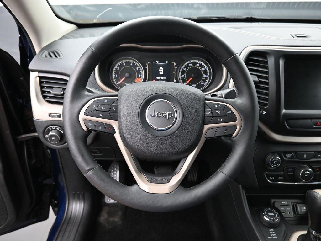used 2015 Jeep Cherokee car, priced at $10,334