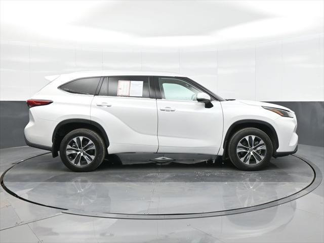 used 2022 Toyota Highlander car, priced at $36,980