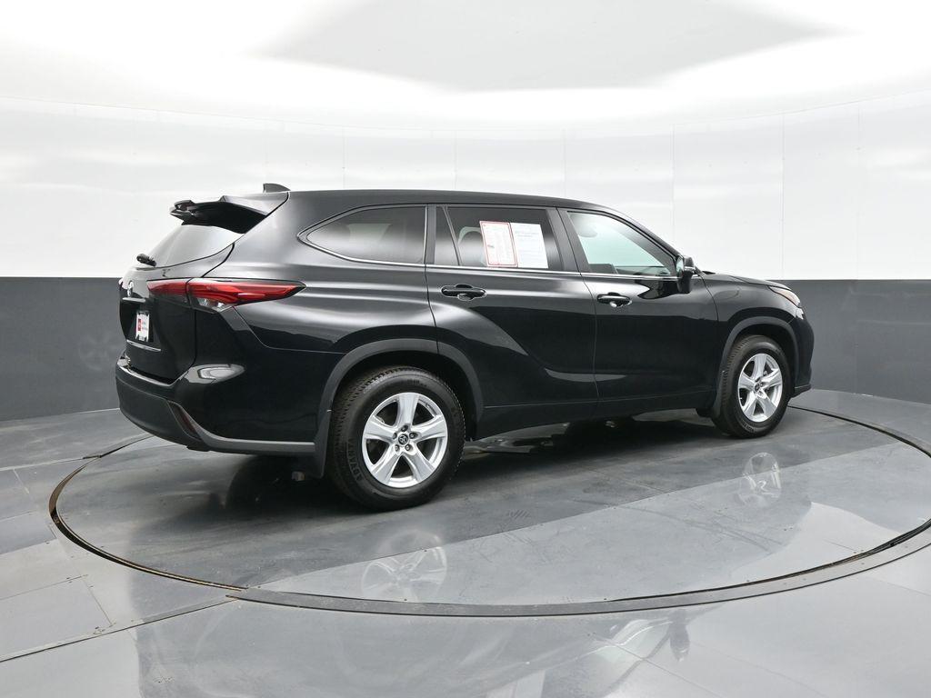 used 2023 Toyota Highlander car, priced at $32,754