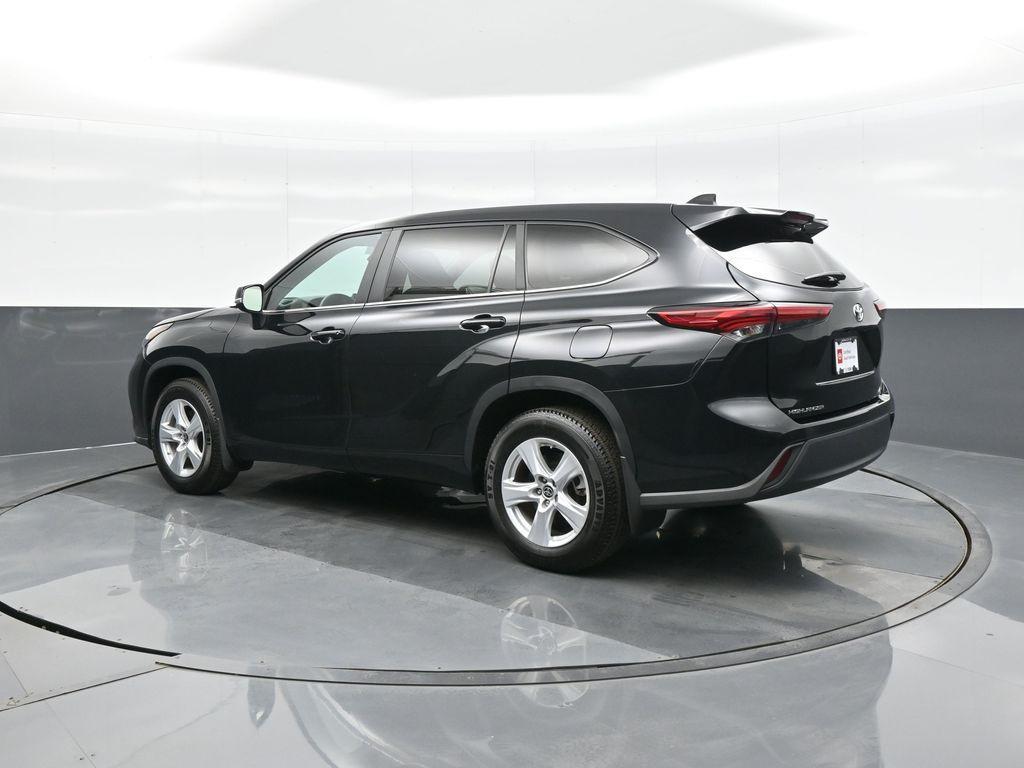 used 2023 Toyota Highlander car, priced at $32,754