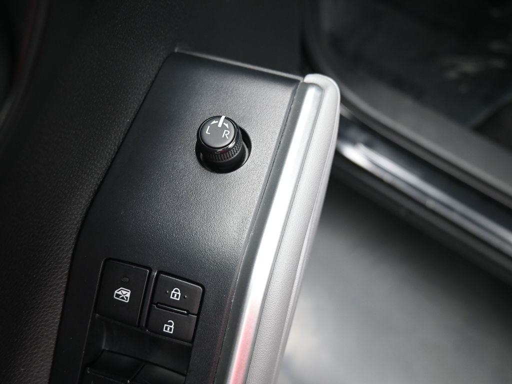 used 2023 Toyota Highlander car, priced at $32,754