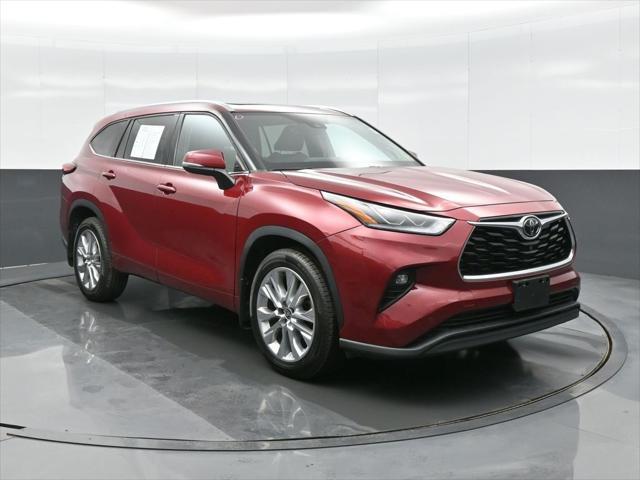 used 2022 Toyota Highlander car, priced at $40,498