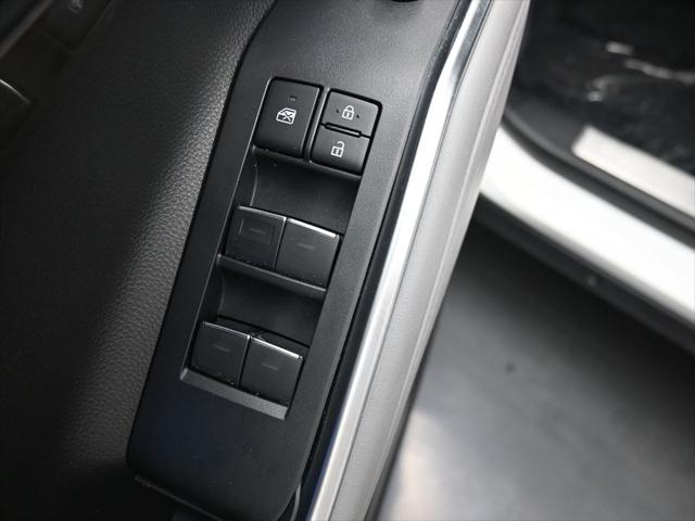 used 2020 Toyota Highlander Hybrid car, priced at $45,977