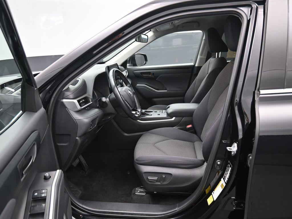 used 2021 Toyota Highlander Hybrid car, priced at $26,343