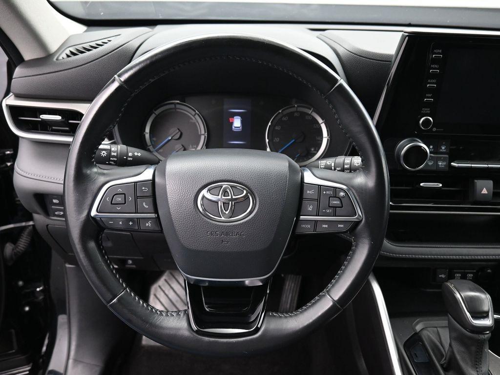 used 2021 Toyota Highlander Hybrid car, priced at $26,343