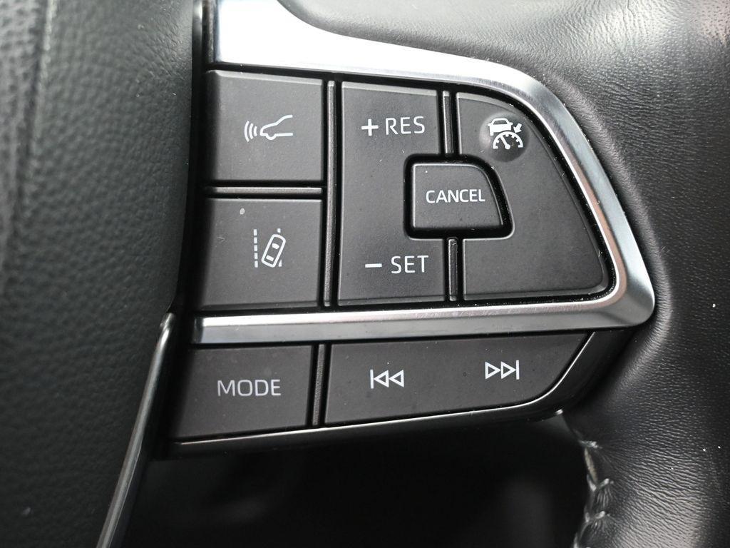 used 2021 Toyota Highlander Hybrid car, priced at $26,343