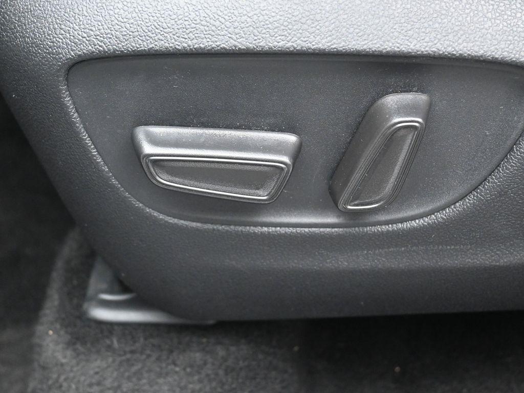 used 2023 Toyota Highlander car, priced at $35,922