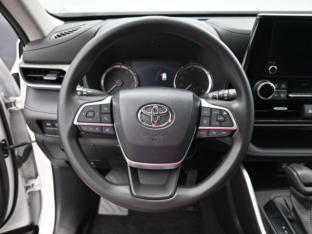 used 2023 Toyota Highlander car, priced at $35,922