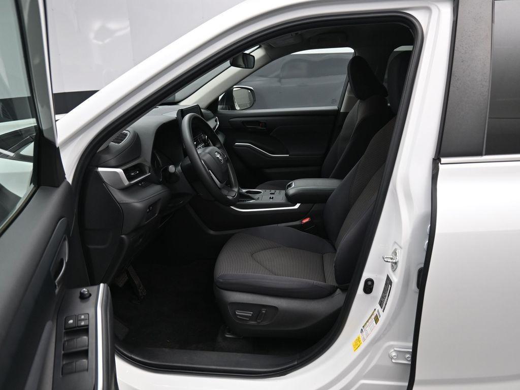 used 2023 Toyota Highlander car, priced at $35,922
