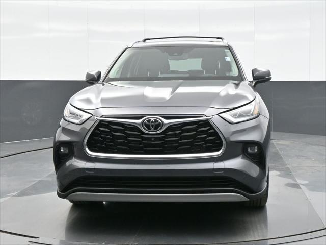 used 2022 Toyota Highlander car, priced at $45,042