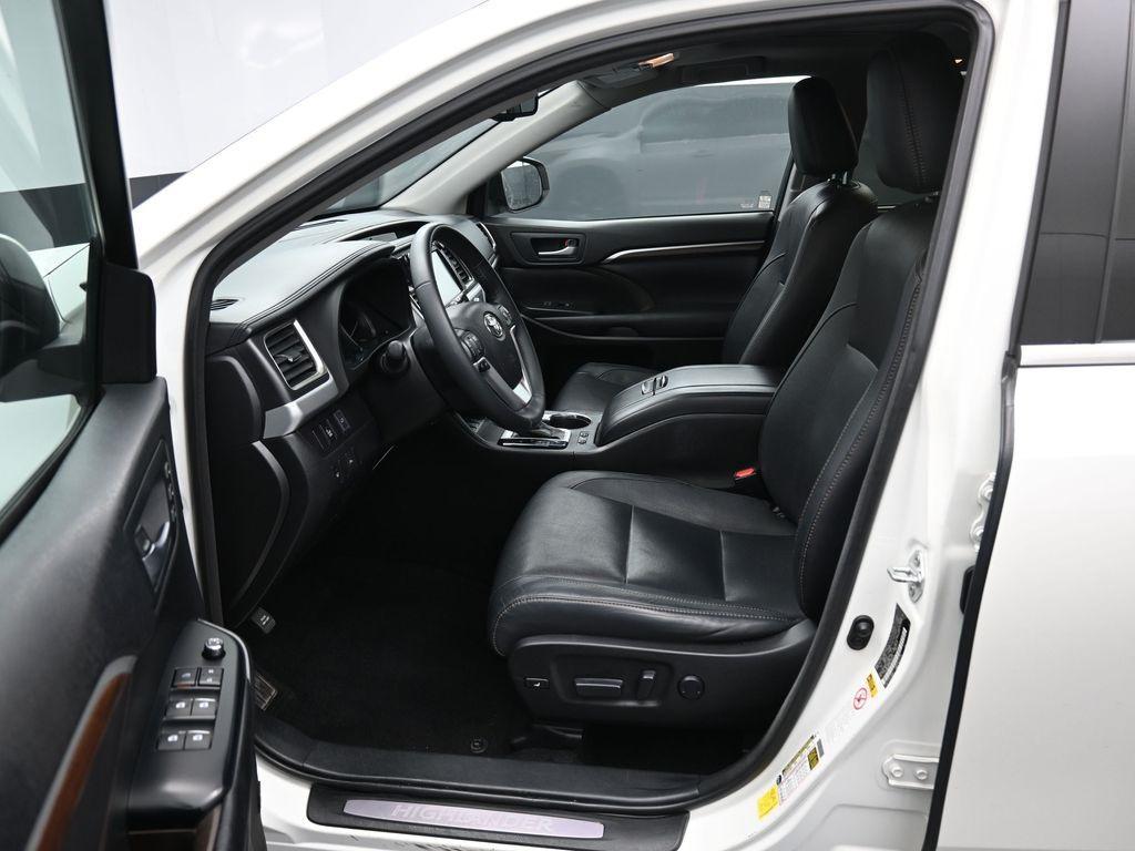used 2016 Toyota Highlander car, priced at $20,750