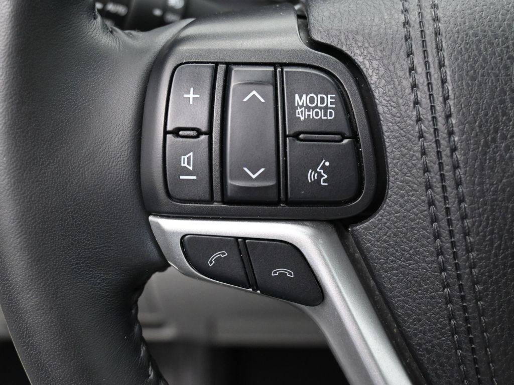 used 2019 Toyota Highlander car, priced at $25,858