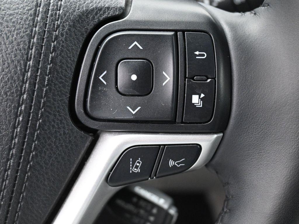 used 2019 Toyota Highlander car, priced at $25,858