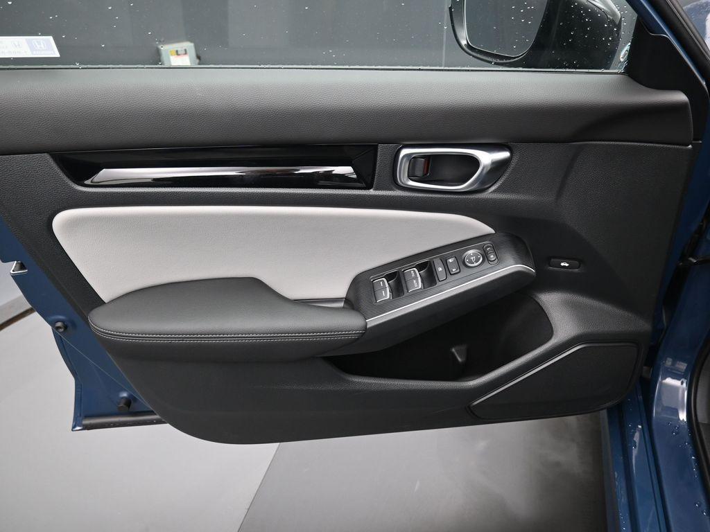 used 2025 Honda Civic Hybrid car, priced at $29,394