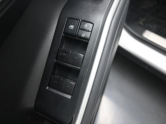 used 2022 Toyota Highlander car, priced at $39,997