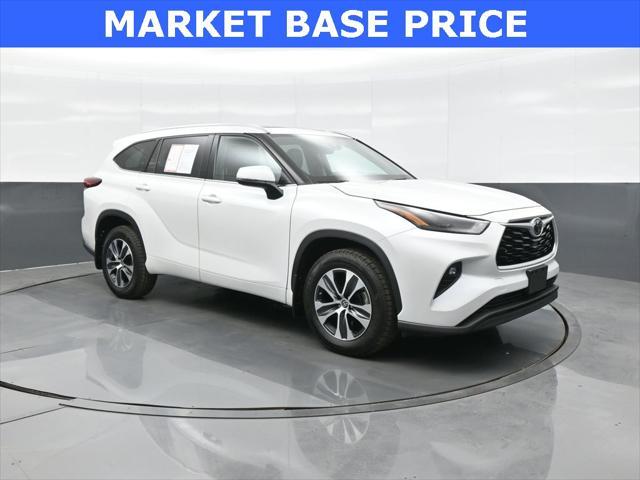 used 2022 Toyota Highlander car, priced at $40,990