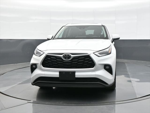 used 2022 Toyota Highlander car, priced at $39,997