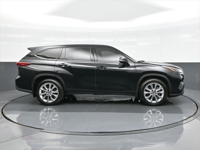 used 2021 Toyota Highlander car, priced at $38,994