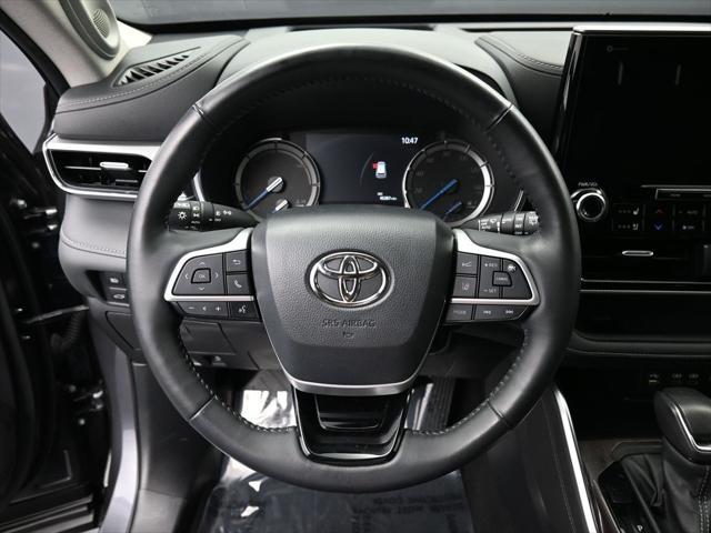 used 2022 Toyota Highlander Hybrid car, priced at $48,200