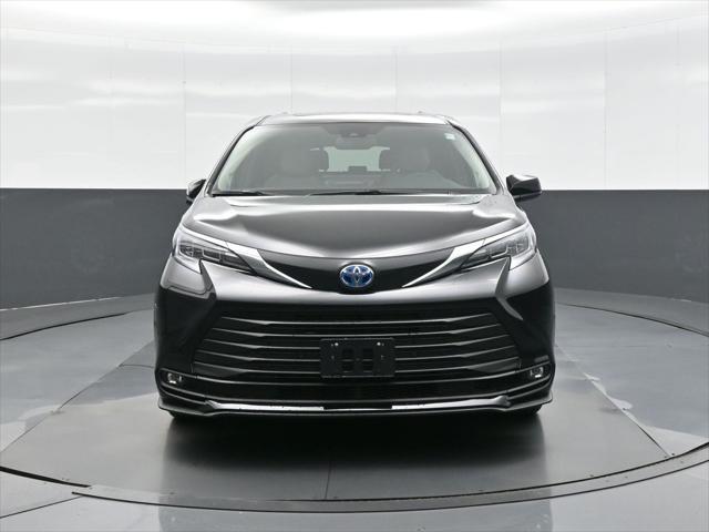 used 2025 Toyota Sienna car, priced at $54,636