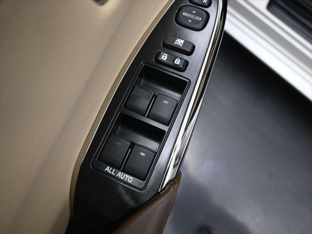used 2015 Toyota Avalon Hybrid car, priced at $20,706
