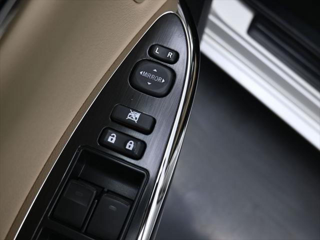 used 2015 Toyota Avalon Hybrid car, priced at $20,706