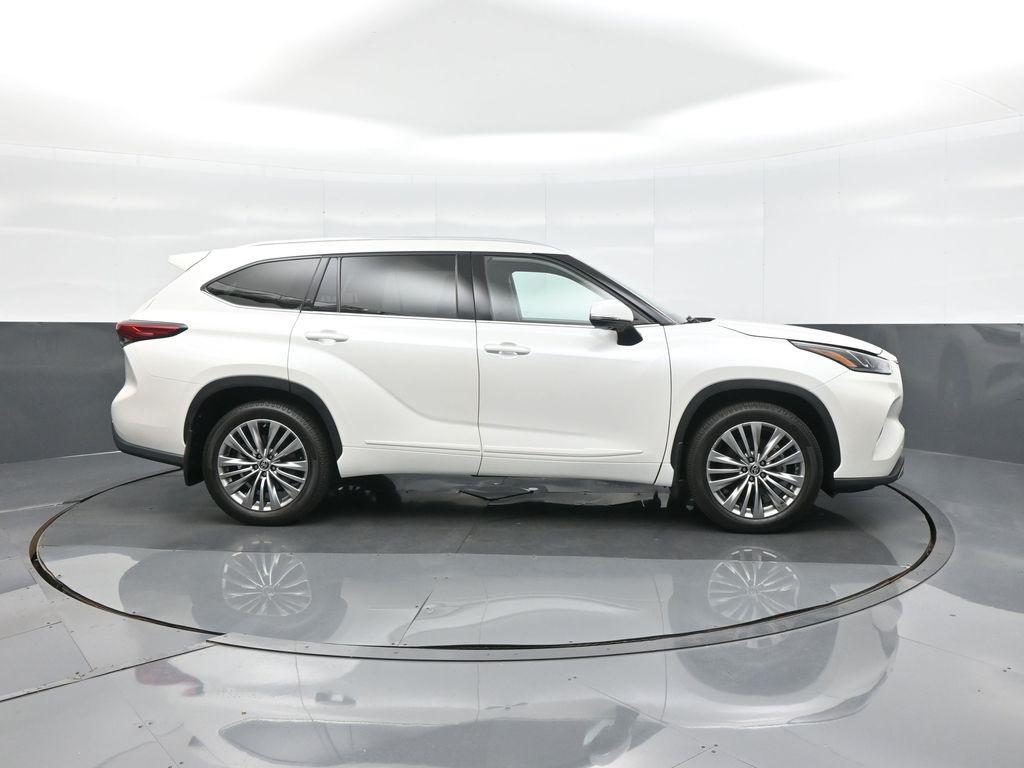 used 2021 Toyota Highlander car, priced at $37,546