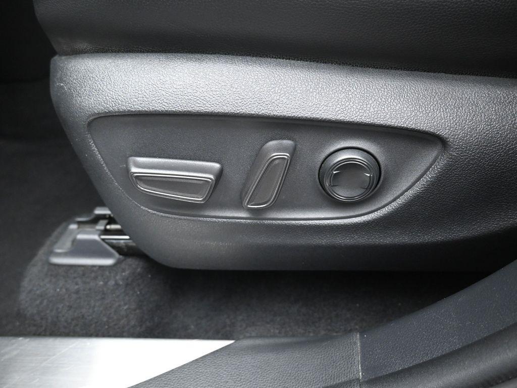 used 2021 Toyota Highlander car, priced at $37,546