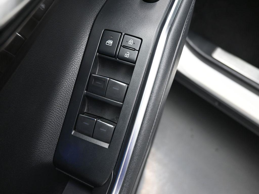 used 2021 Toyota Highlander car, priced at $37,546
