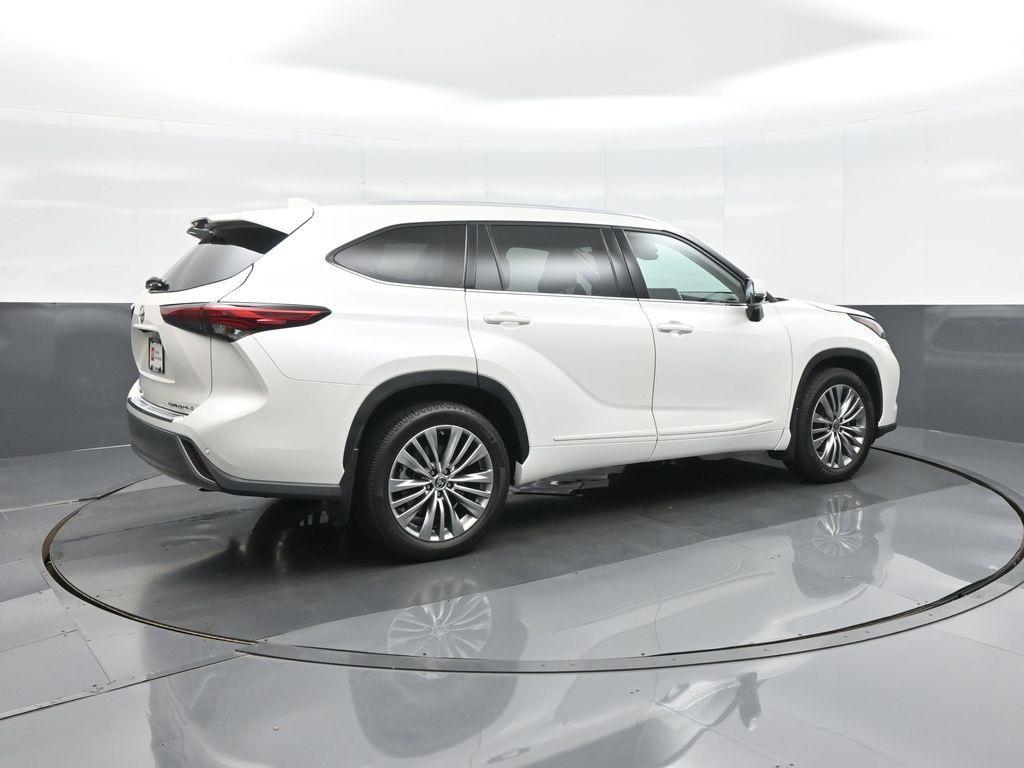 used 2021 Toyota Highlander car, priced at $37,546