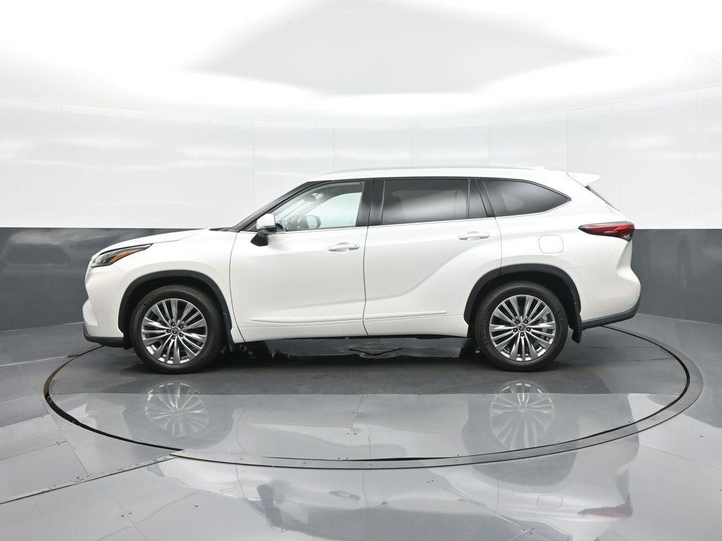 used 2021 Toyota Highlander car, priced at $37,546