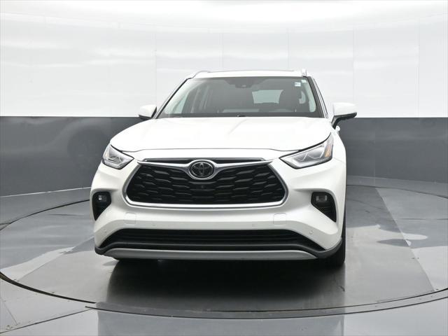 used 2021 Toyota Highlander car, priced at $38,496