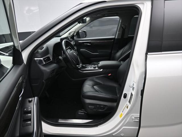 used 2021 Toyota Highlander car, priced at $38,496