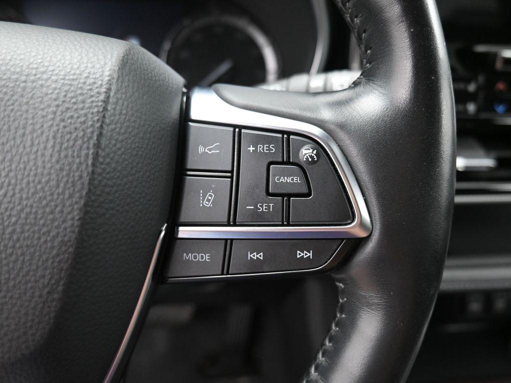 used 2021 Toyota Highlander car, priced at $37,546