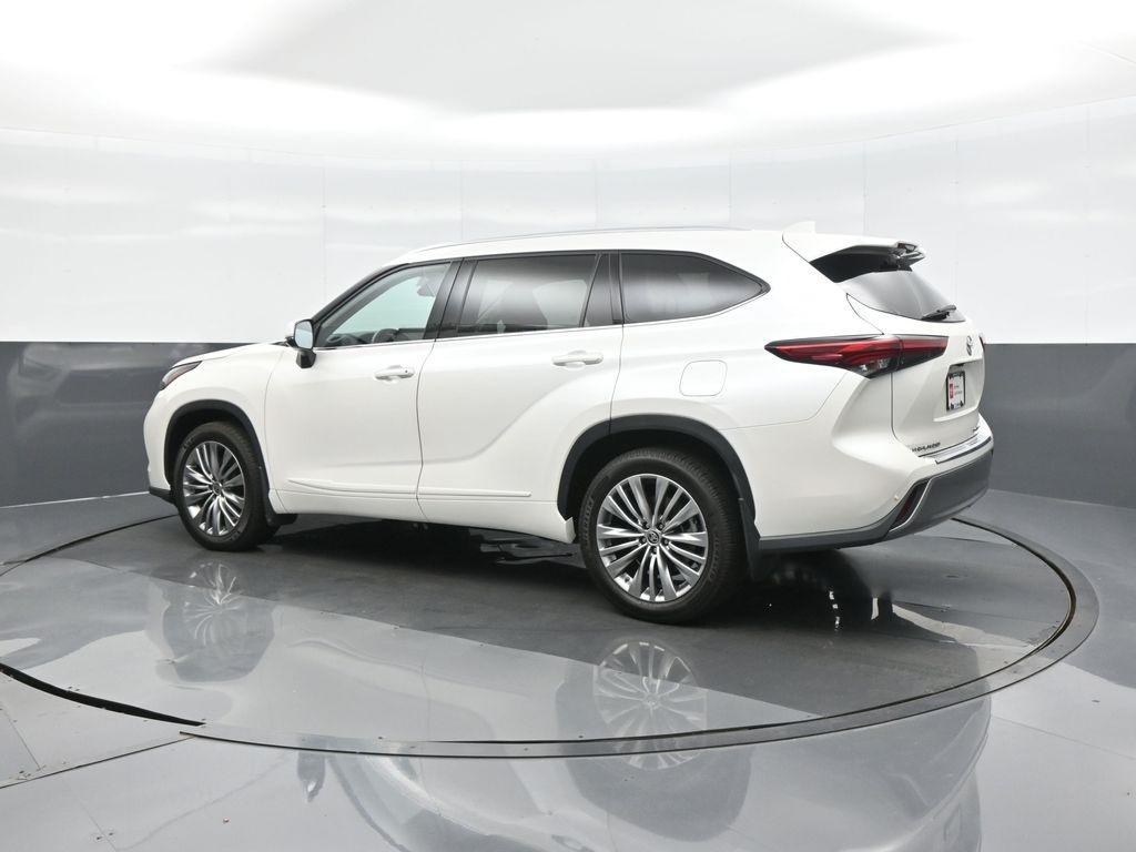 used 2021 Toyota Highlander car, priced at $37,546