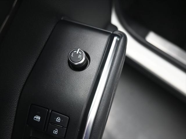 used 2021 Toyota Highlander car, priced at $38,496