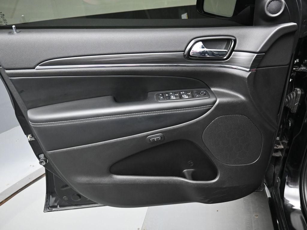 used 2021 Jeep Grand Cherokee car, priced at $26,990