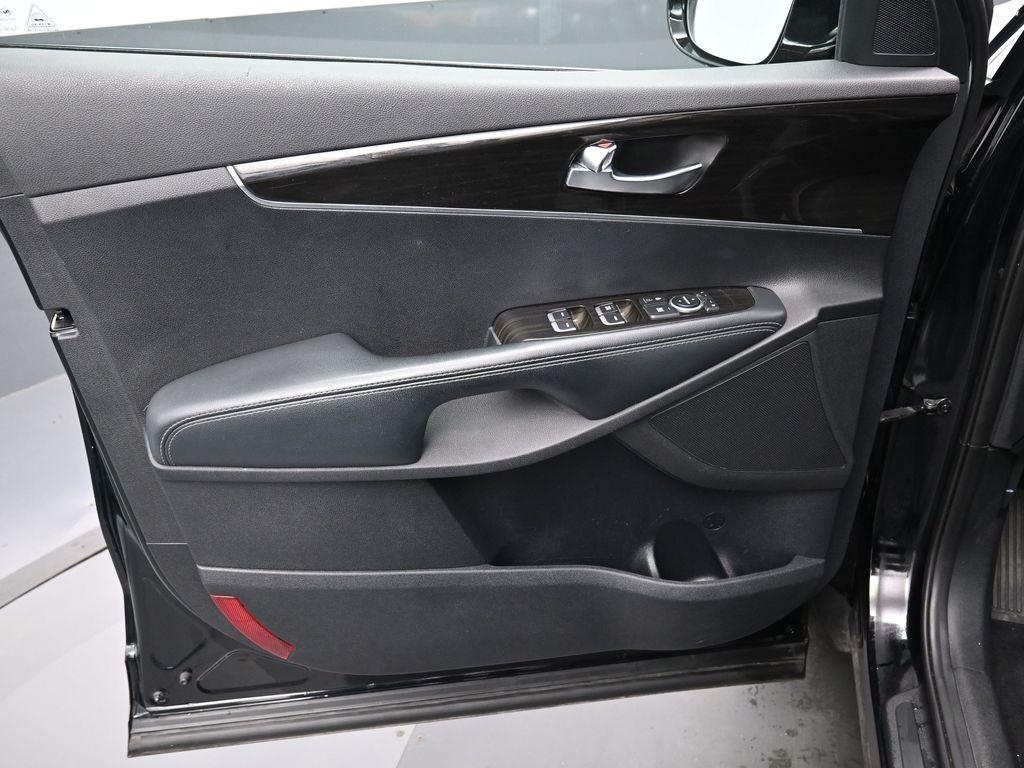 used 2020 Kia Sorento car, priced at $12,887