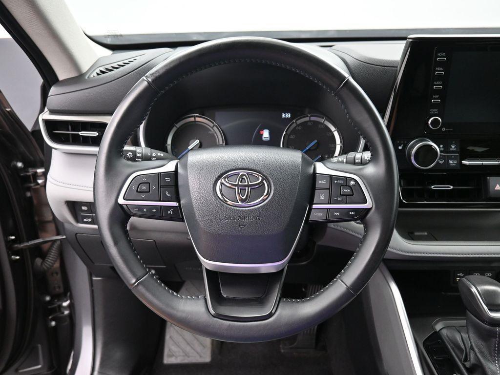 used 2022 Toyota Highlander Hybrid car, priced at $43,999