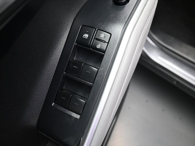 used 2022 Toyota Highlander Hybrid car, priced at $45,995